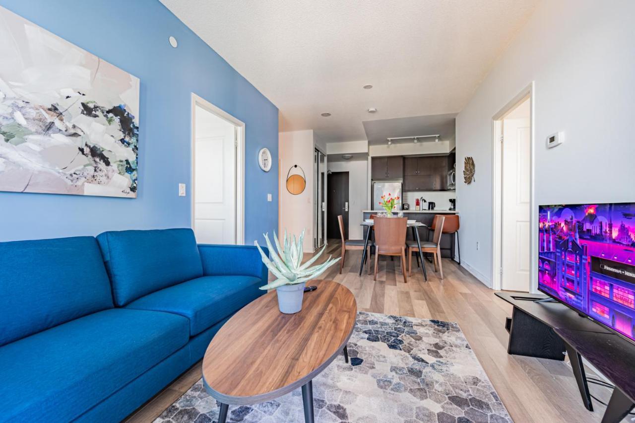 Condo In Parklawn & Lake Shore With Free Parking Close To Airport トロント エクステリア 写真