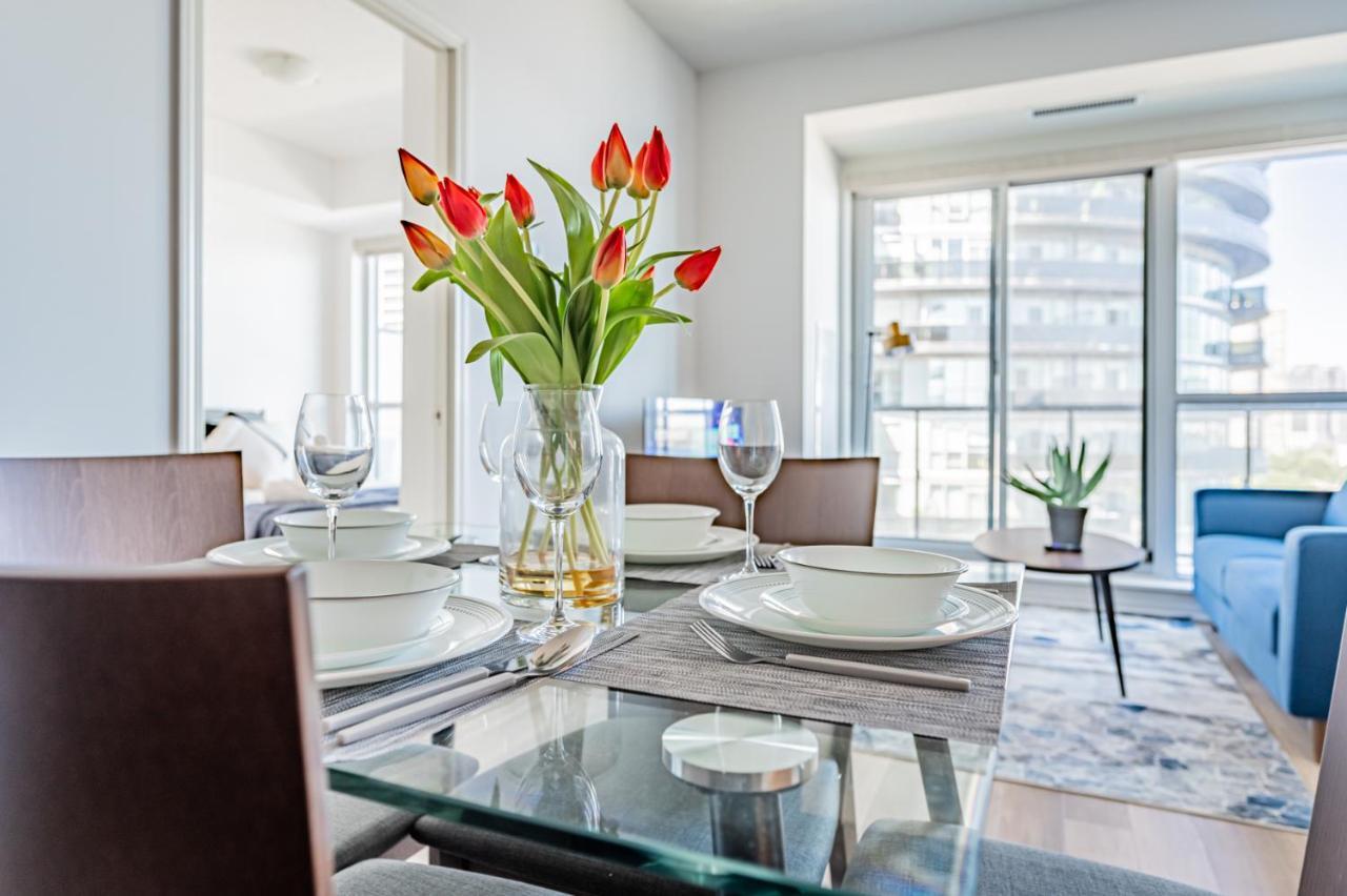 Condo In Parklawn & Lake Shore With Free Parking Close To Airport トロント エクステリア 写真